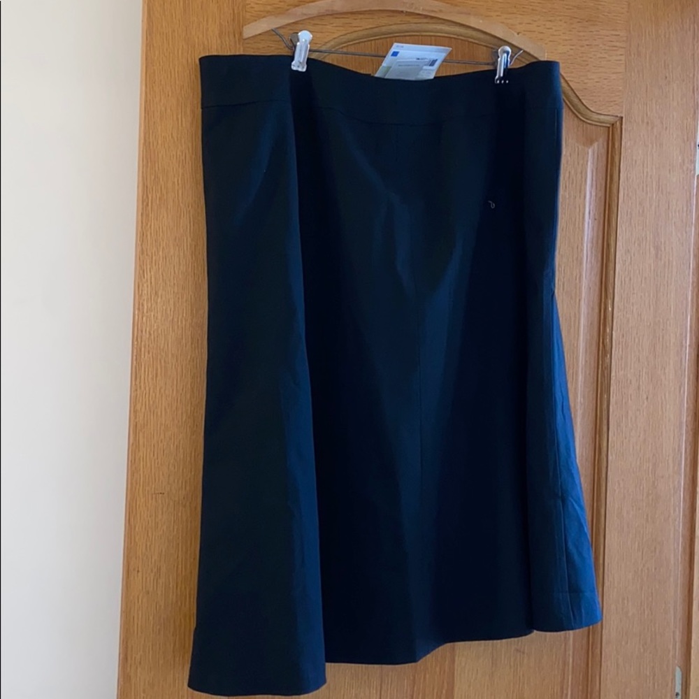 Liz Claiborne stretch black skirt Size 18W NEW